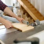 Mennyit keres egy beépítettbútor-készítő?