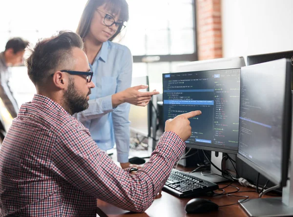 Mennyit keres egy alkalmazási rendszergondozó?