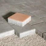 Mennyit keres egy burkoló kőműves?