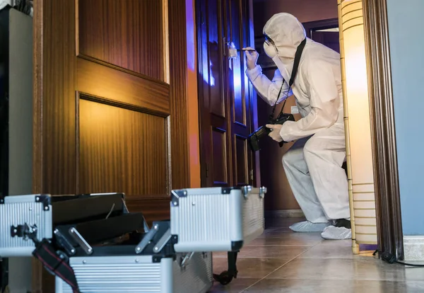 Mennyit keres egy bűnügyi technikus ?