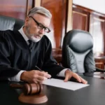 Mennyit keres egy alkotmánybíró?