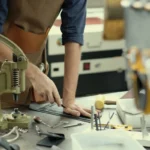 Mennyit keres egy cipőfelsőrész-készítő?