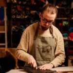 Mennyit keres egy bőrtárgy készítő?