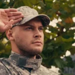 Mennyit keres egy altiszt?