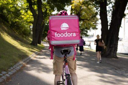Foodora futár mennyit keres?