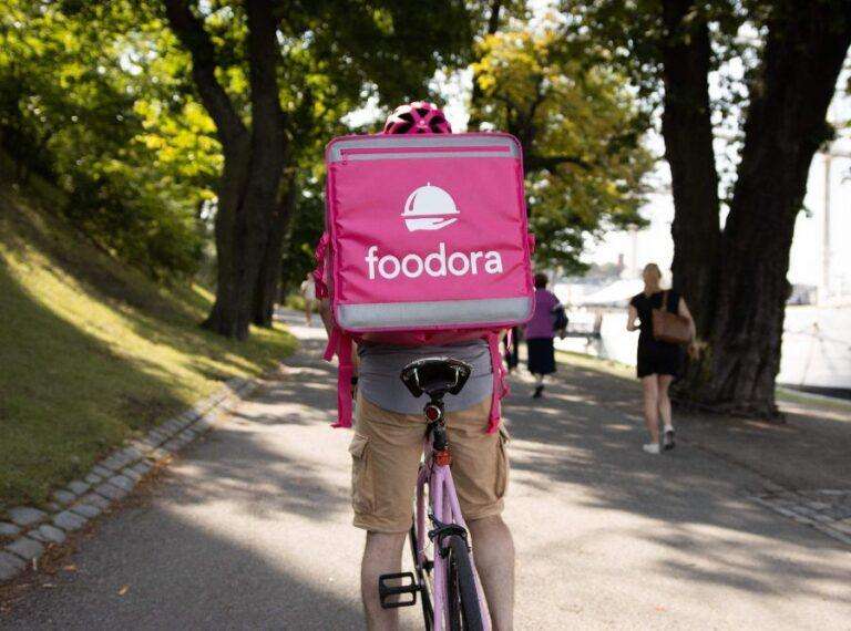 Foodora futár mennyit keres?