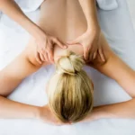 Gyógymasszőr mennyit keres?