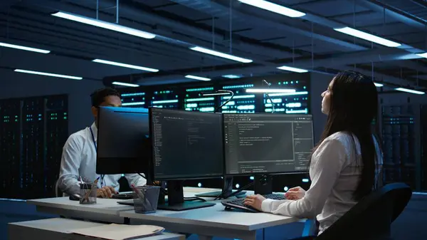 Mennyit keres egy elektronikus hozzáférési és magánhálózati rendszerüzemeltető technikus?