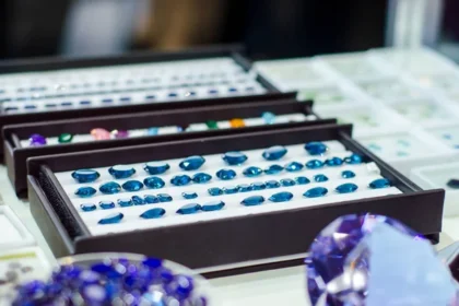 Mennyit keres egy drágakőcsiszoló?