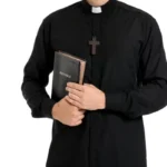 Mennyi a fizetése egy papnak?