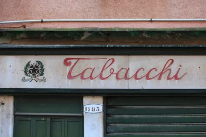 Mennyit keres egy dohány-bazárkereskedő?