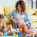 Csecsemő és kisgyermeknevelő mennyit keres?